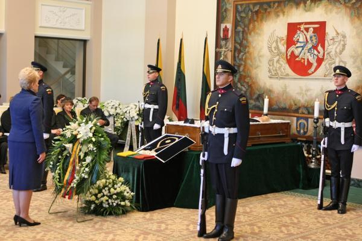 Prezidentė nedalyvaus už A.Brazauską aukojamose šv.Mišiose Katedroje (papildyta)