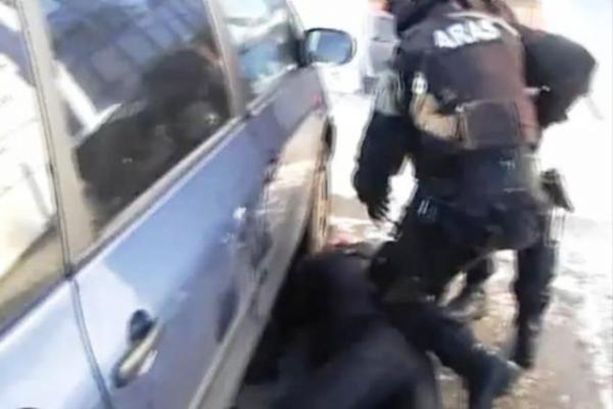 Suimti visi 18 narkotikus kilogramais pardavinėjusios grupuotės nariai