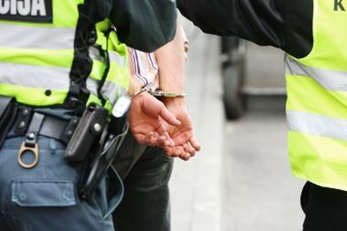 Pabėgti pažeidėjui nesutrukdė net antrankiai