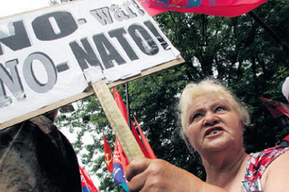 NATO užsienio reikalų ministrai aptars Aljanso reformą, santykius su Rusija ir situaciją Afganistane