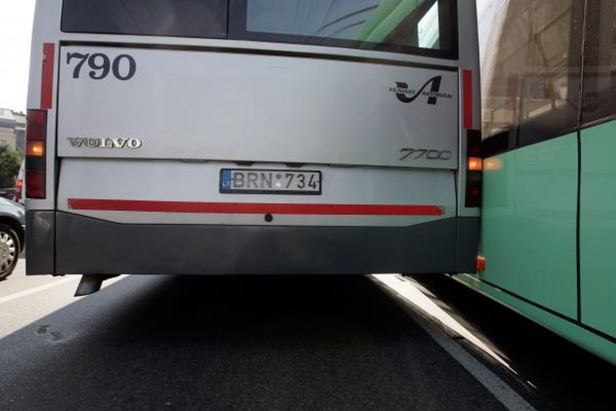 Troleibusas „Vytautas“ gavo krikštą ir patyrė pirmą avariją Vilniaus gatvėse