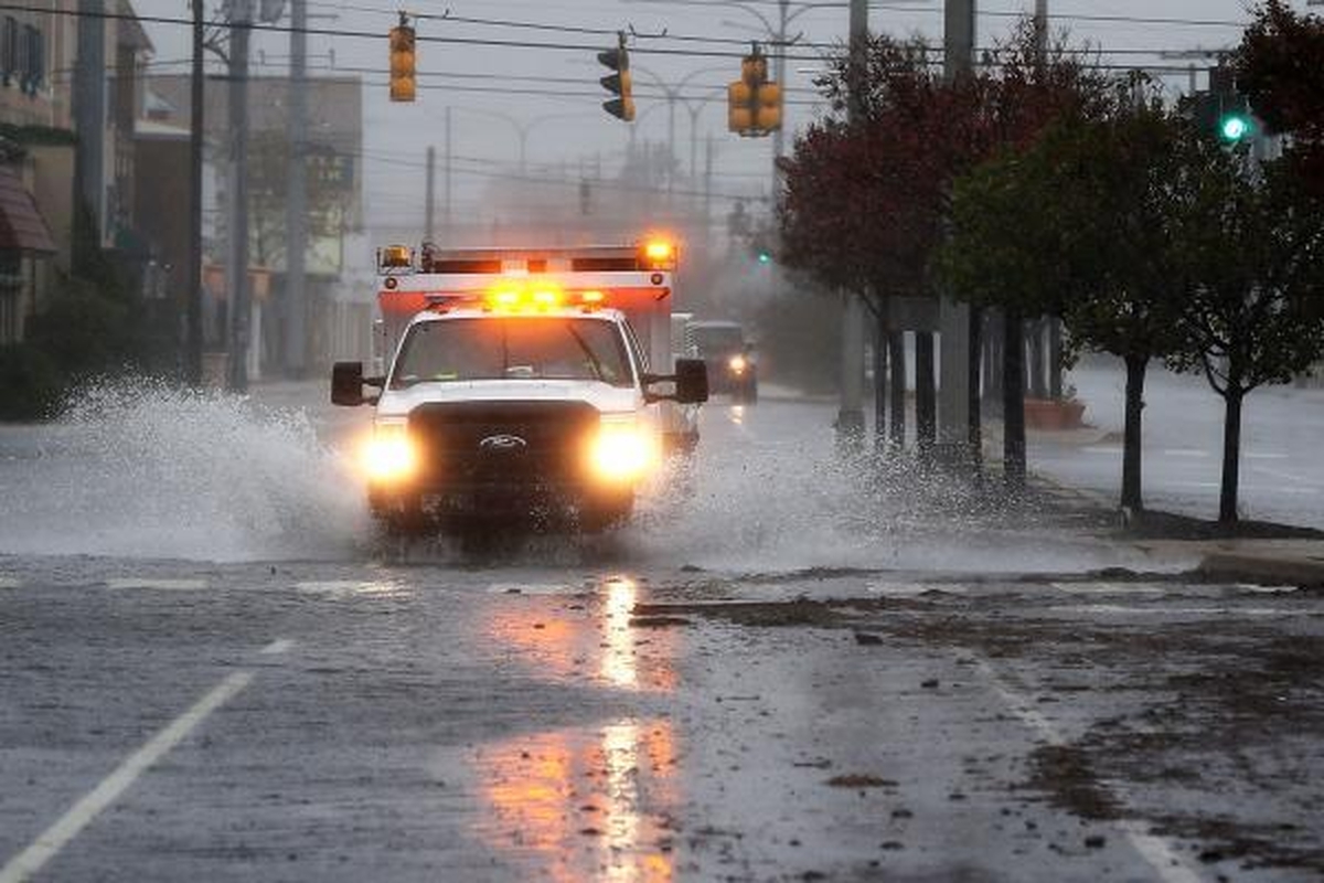 Uraganas Sandy smogė Atlantik Sičiui, eilėje - Niujorkas