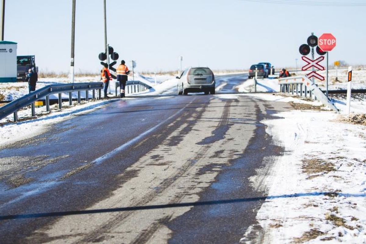 Prie Kaišiadorių susidūrė traukinys ir automobilis, žuvo vairuotojas
