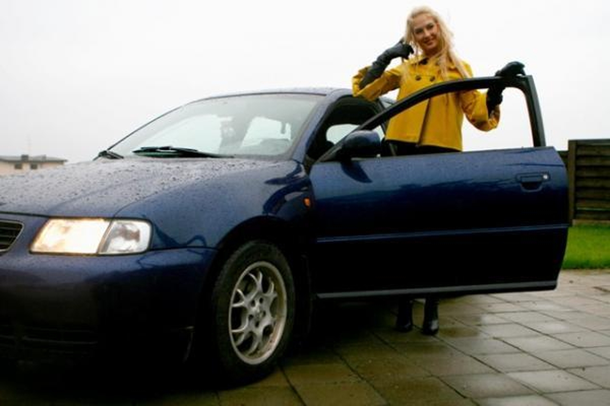 "Yvos" narė – raudonos spalvos ir "Audi" gerbėja