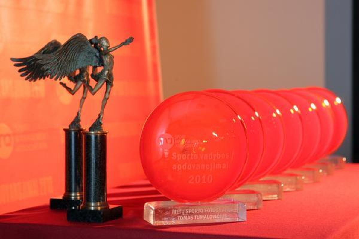 Įteikti apdovanojimai už sporto vadybą