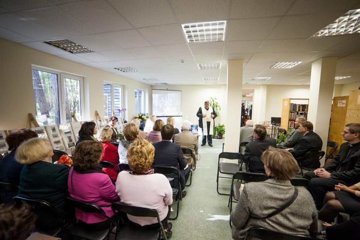 Į naują biblioteką Panemunėje – su senais baldais 