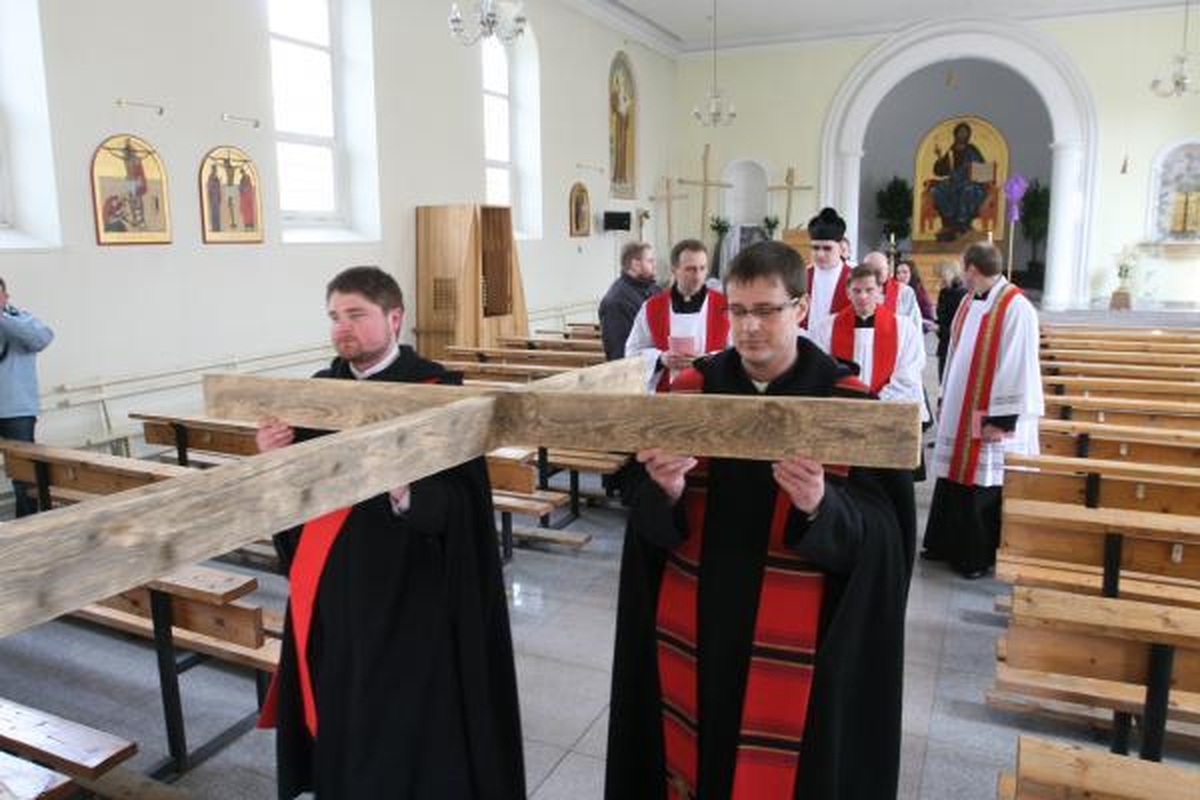 Kristaus kryžiaus kelią ėjo šimtai klaipėdiečių