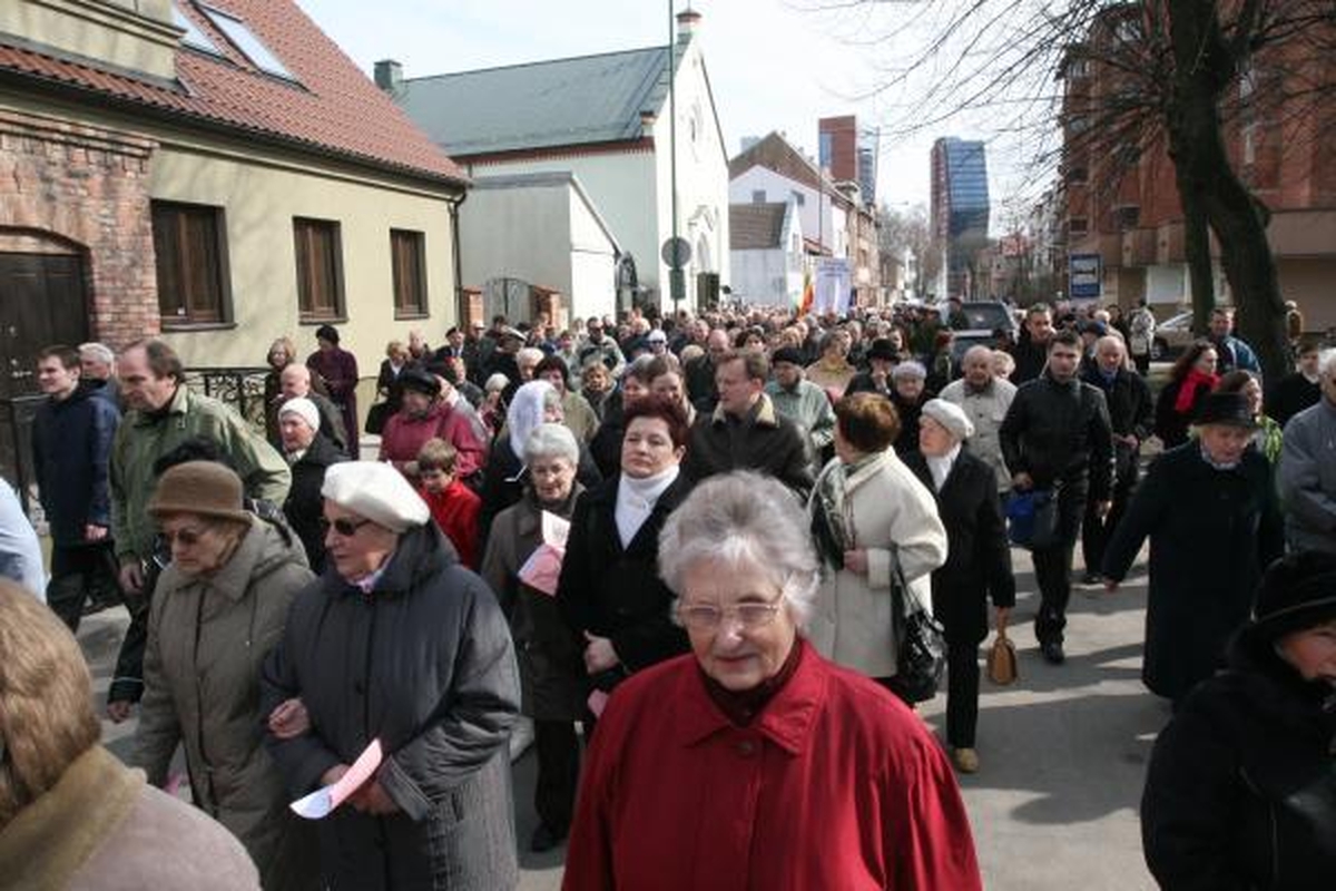 Kristaus kryžiaus kelią ėjo šimtai klaipėdiečių