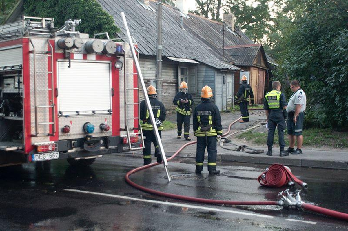 Žvėryne degė dar vienas medinis namas