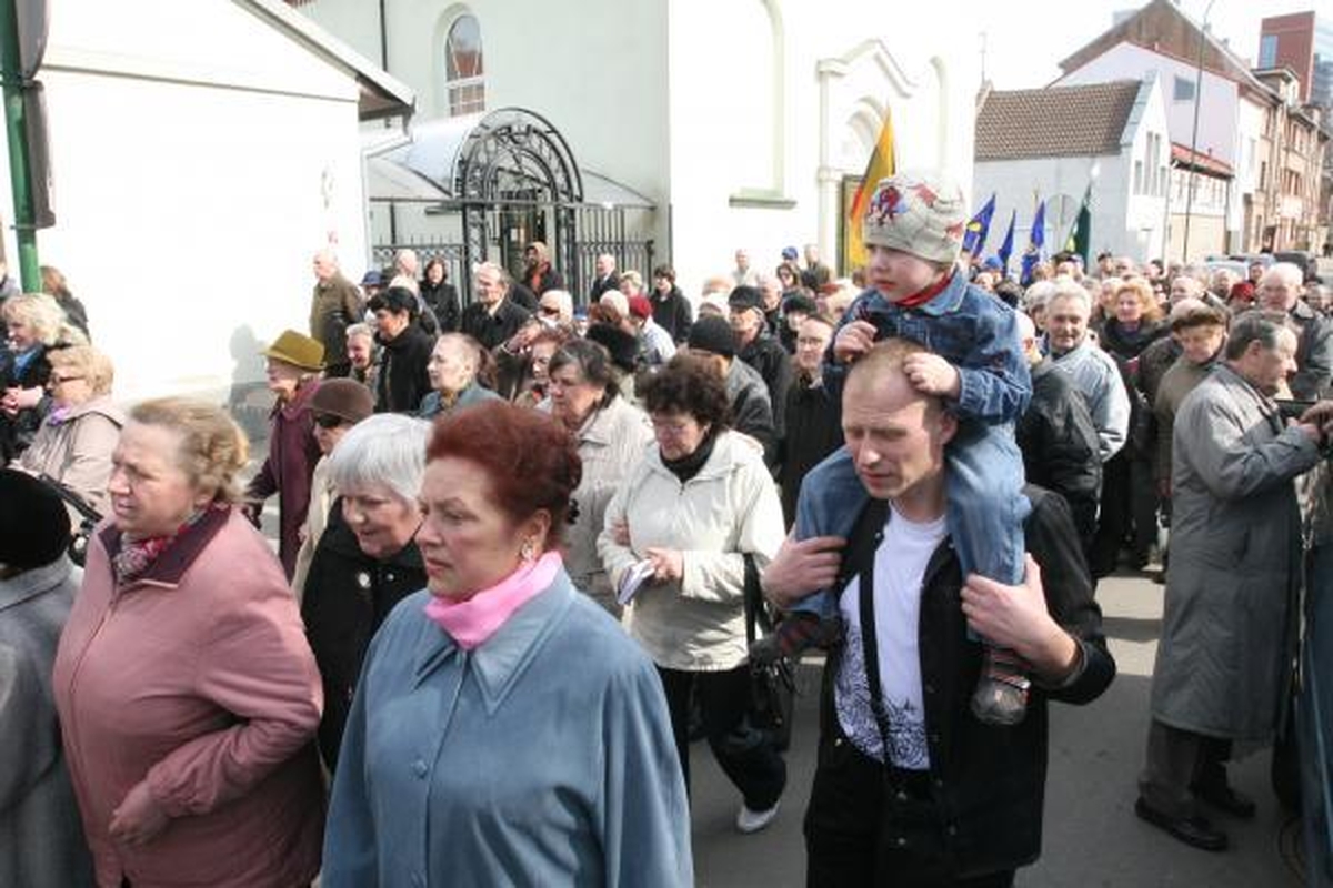 Kristaus kryžiaus kelią ėjo šimtai klaipėdiečių