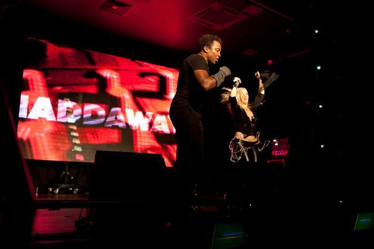 Haddaway ir Lietuvos muzikos legendos nukėlė 20 metų atgal