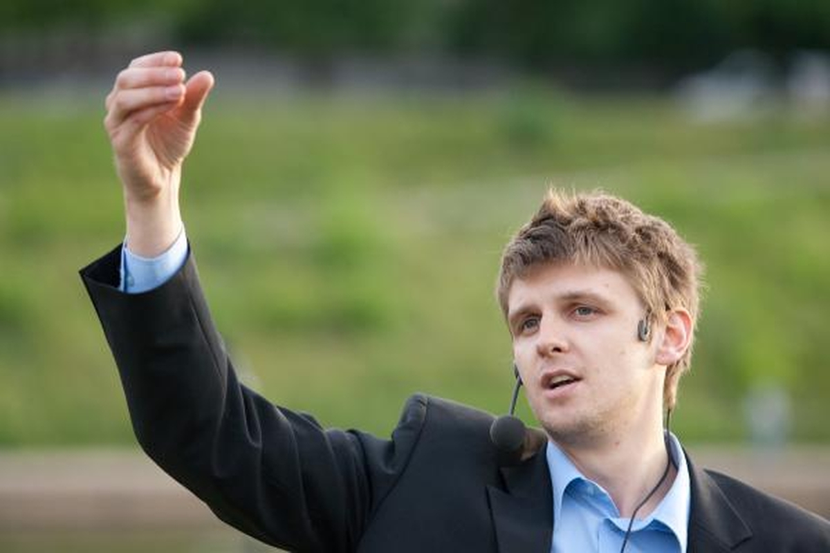 Vėjo dieną Vilniaus dangų raižė aitvarai