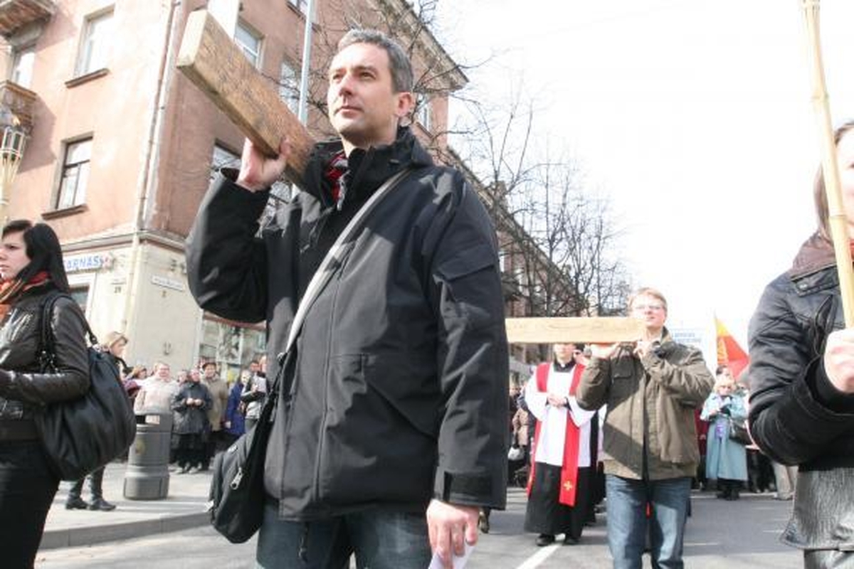 Kristaus kryžiaus kelią ėjo šimtai klaipėdiečių