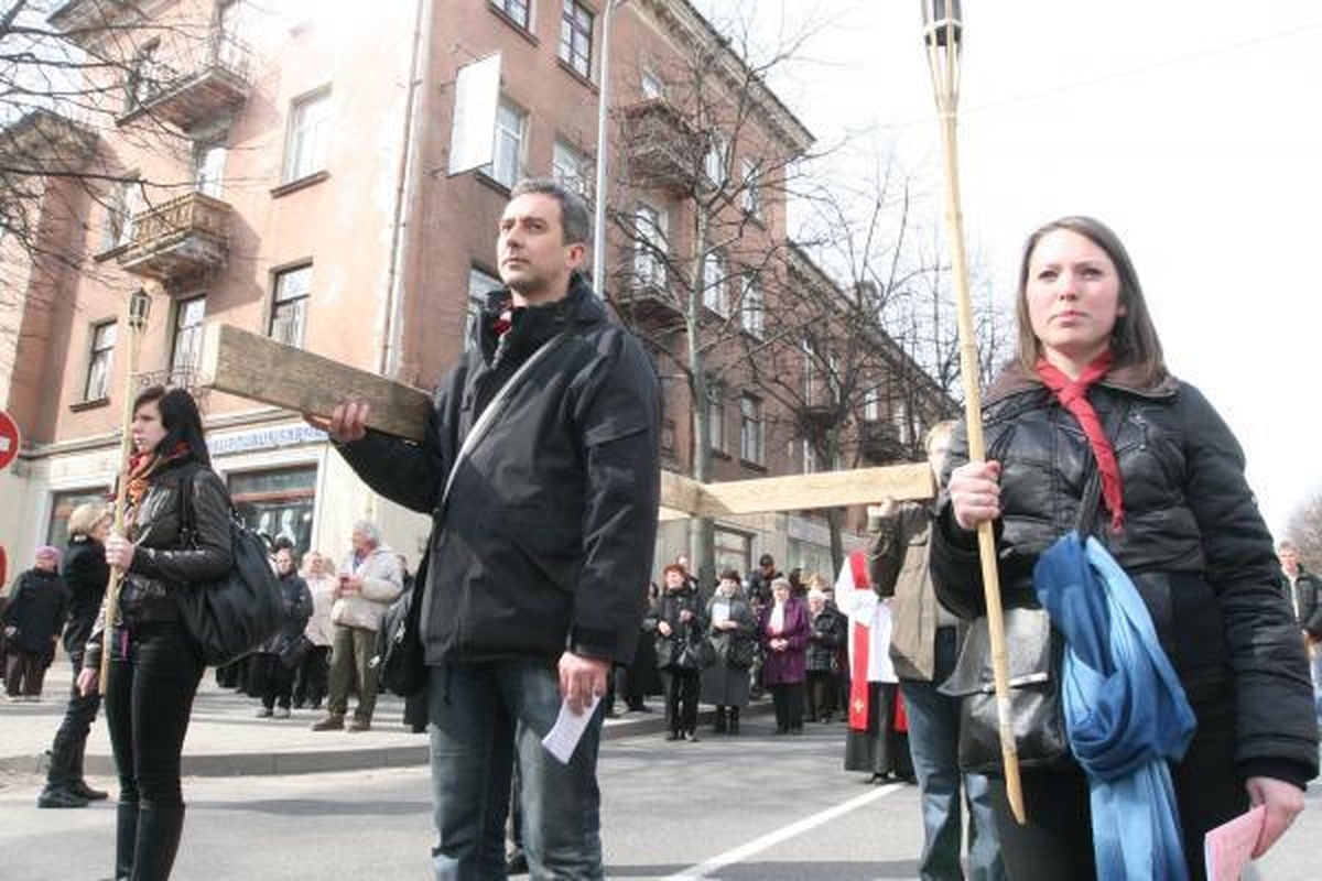 Kristaus kryžiaus kelią ėjo šimtai klaipėdiečių