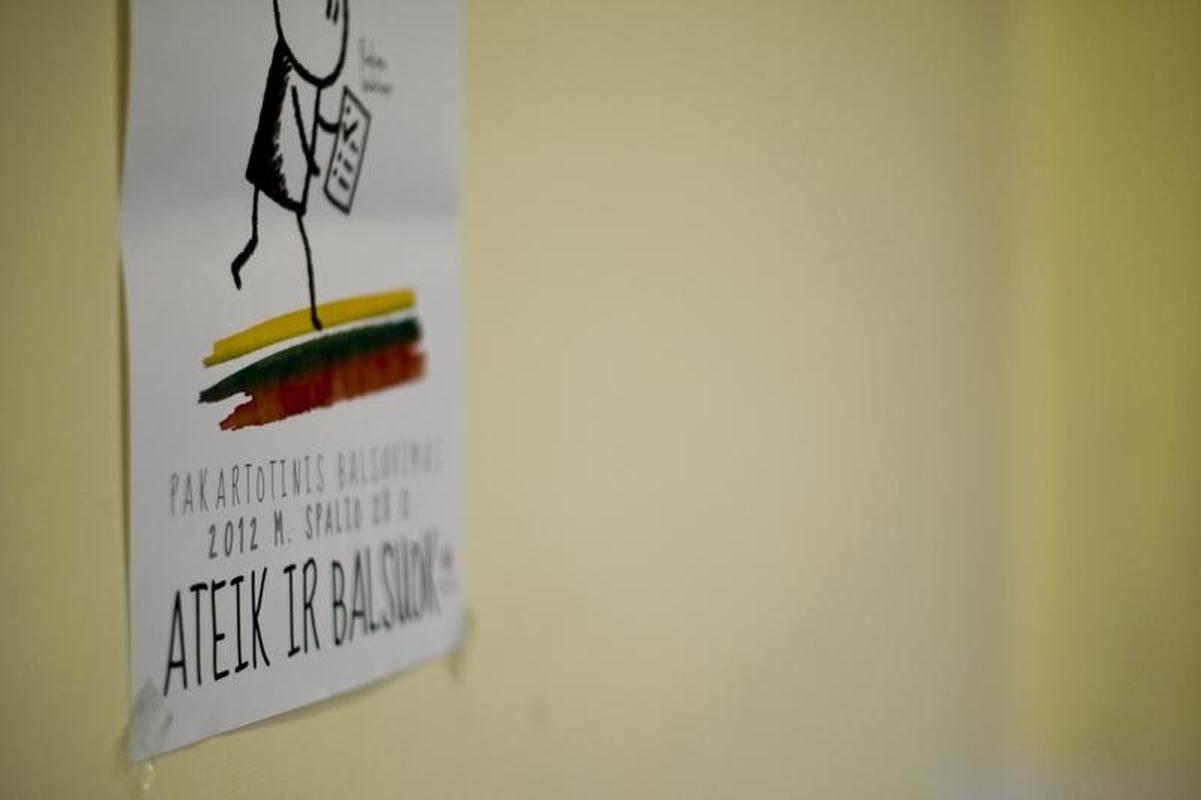 Kauniečiai balsuoti pradėjo anksti, bet vangiai