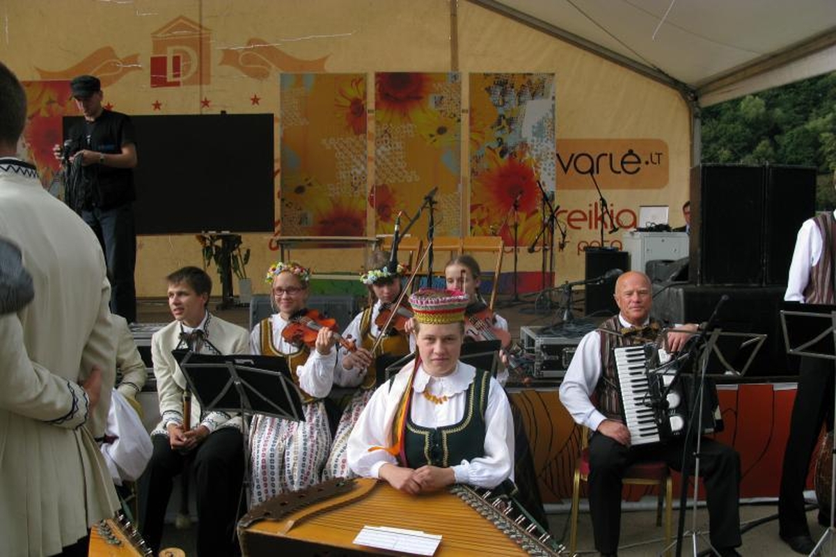 Į Rugsėjo 1-osios koncertą moksleiviai rinkosi vangiai     