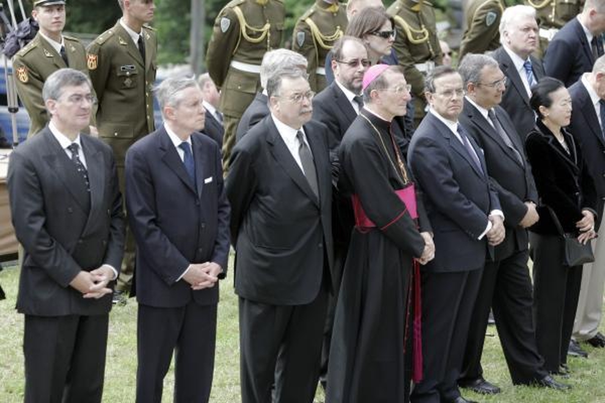 Prezidentas A.Brazauskas palaidotas 