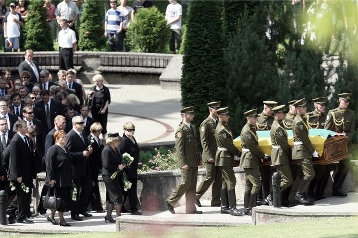 Prezidentas A.Brazauskas palaidotas 