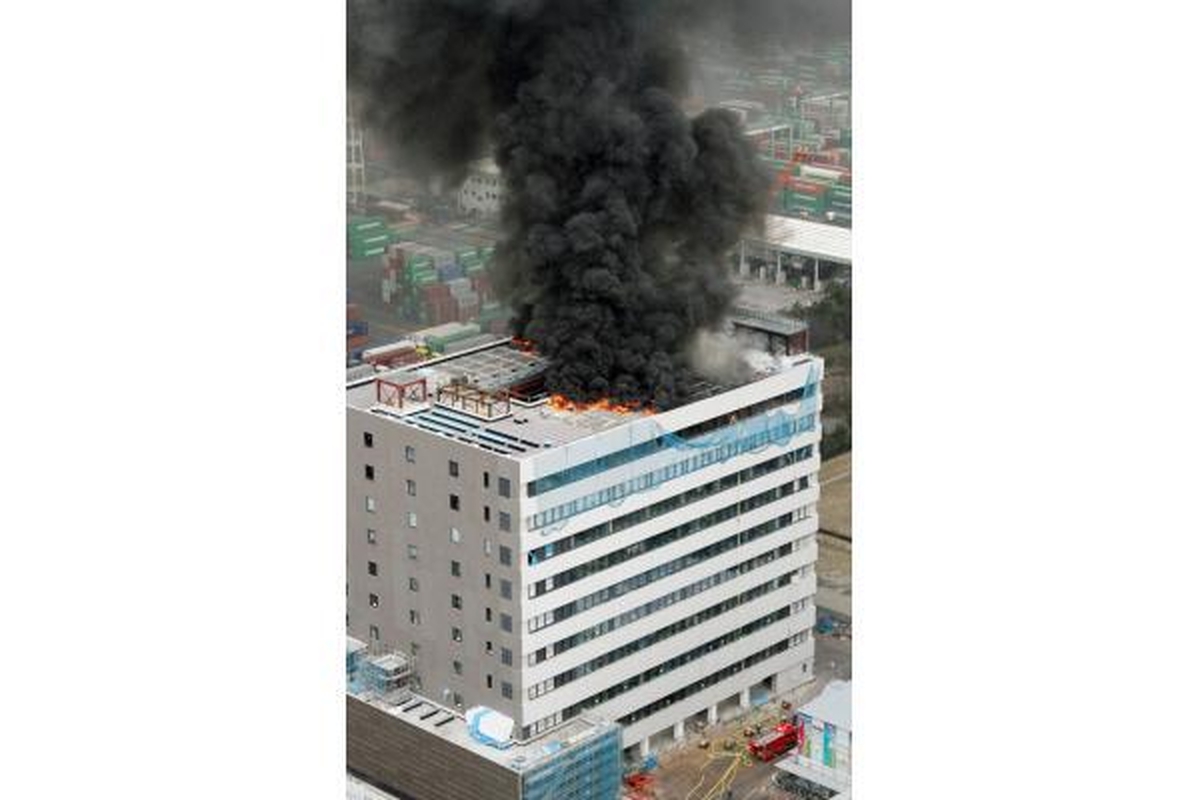 Japonijoje drebėjimas ir cunamis nusinešė šimtus gyvybių (papildyta 16.30 val.)