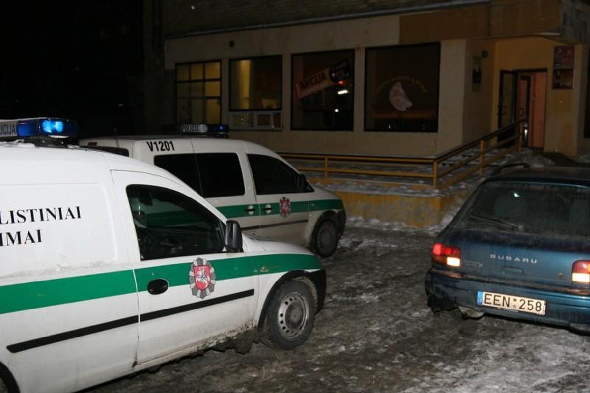 Vilniaus čeburekinę apiplėšę jaunuoliai pagrobė 20 litų
