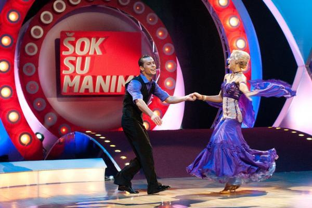 "Šok su manimi" ir 10 tūkst. eurų laimėjo D.Montvydas ir K.Voropaj