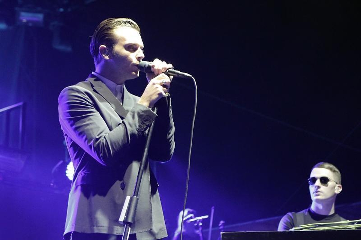 Grupė „Hurts“ virpino festivalio dalyvių širdis