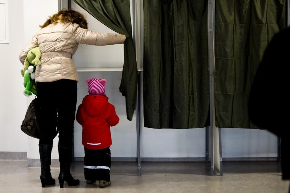 Kauniečiai balsuoti pradėjo anksti, bet vangiai