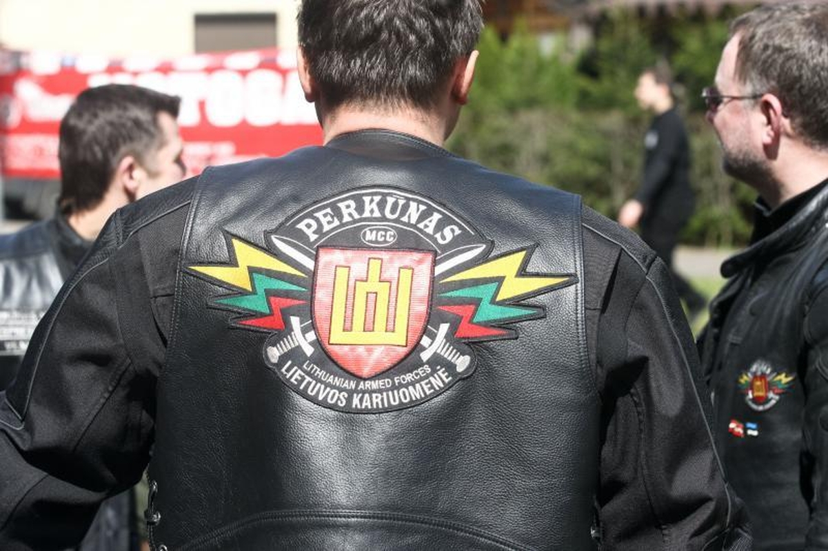Triukšminga kolona sostinės gatvėse atidarytas baikerių sezonas