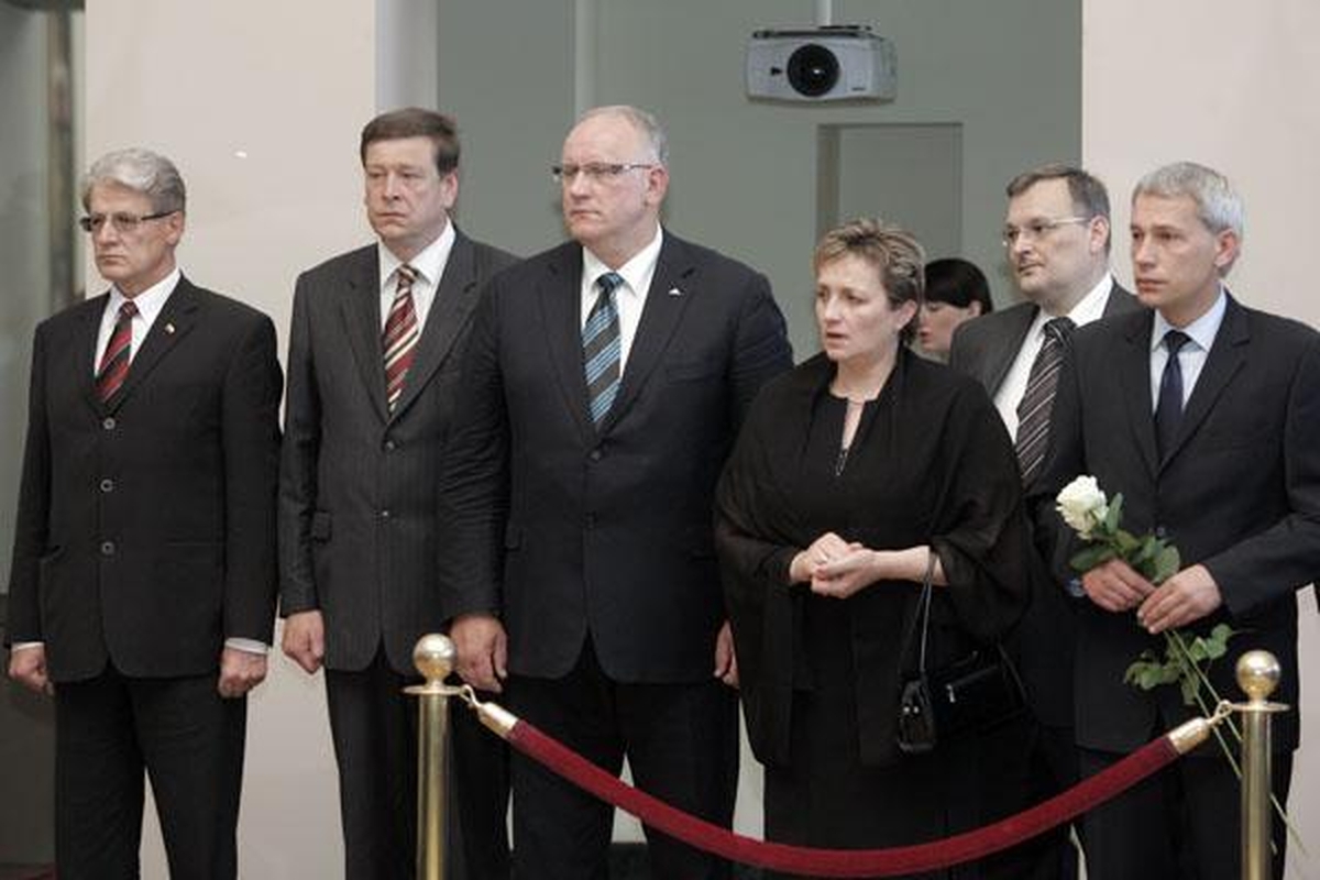A.Brazausko laidotuvės - gedulas išsisklaido už kampo