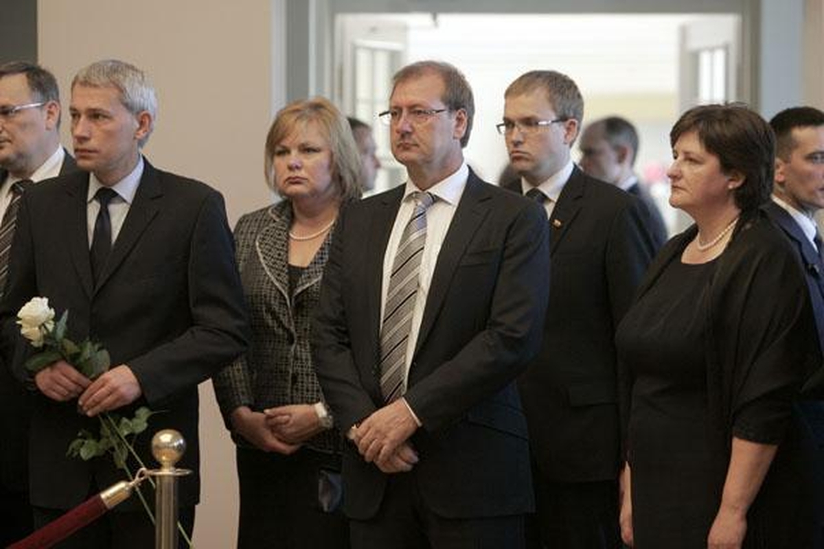A.Brazausko laidotuvės - gedulas išsisklaido už kampo