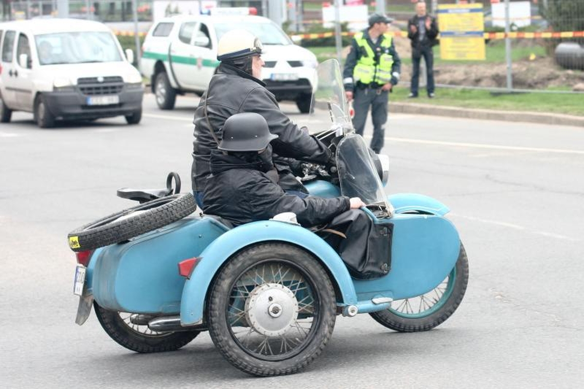 Triukšminga kolona sostinės gatvėse atidarytas baikerių sezonas