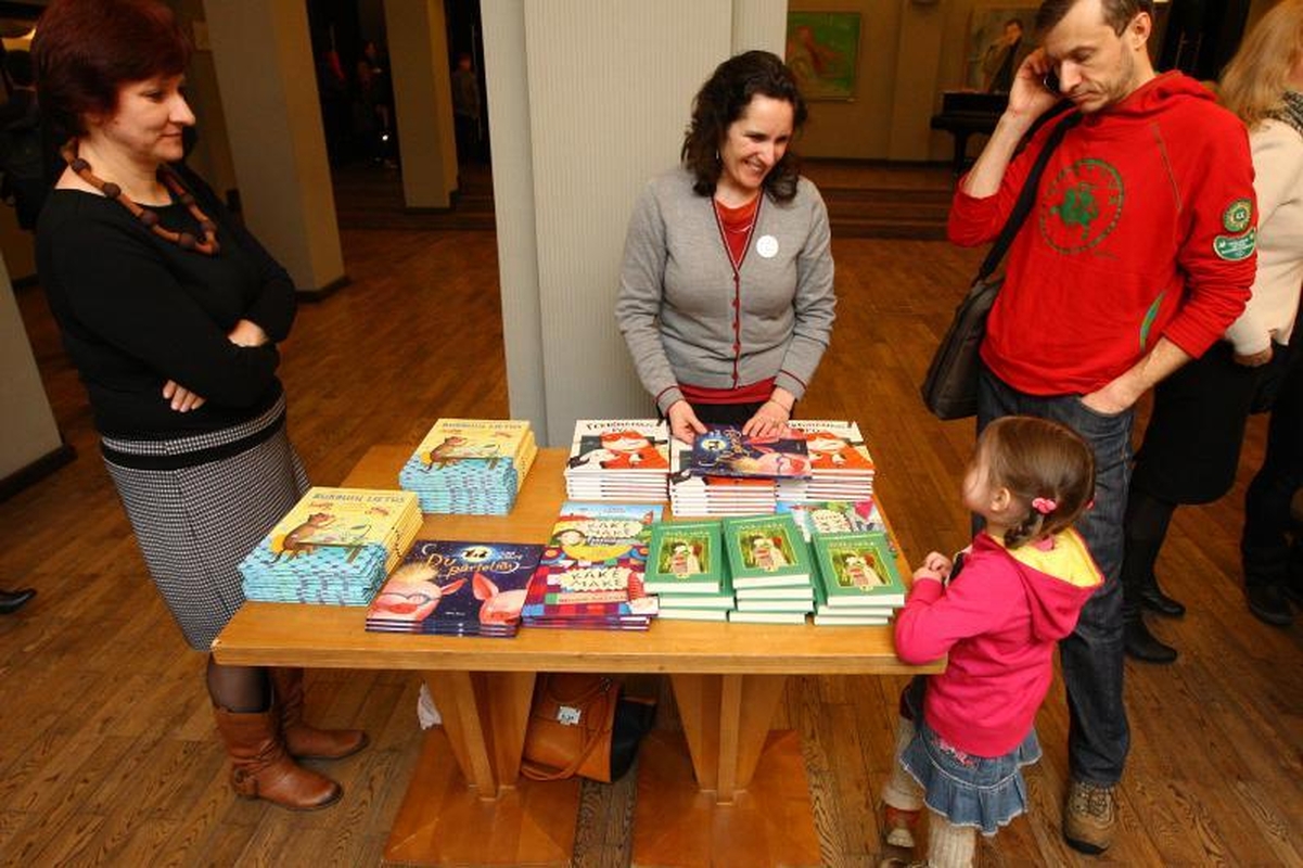 Vaikų literatūros kūrėjai: į vaiką reikia žiūrėti kaip į sau lygų