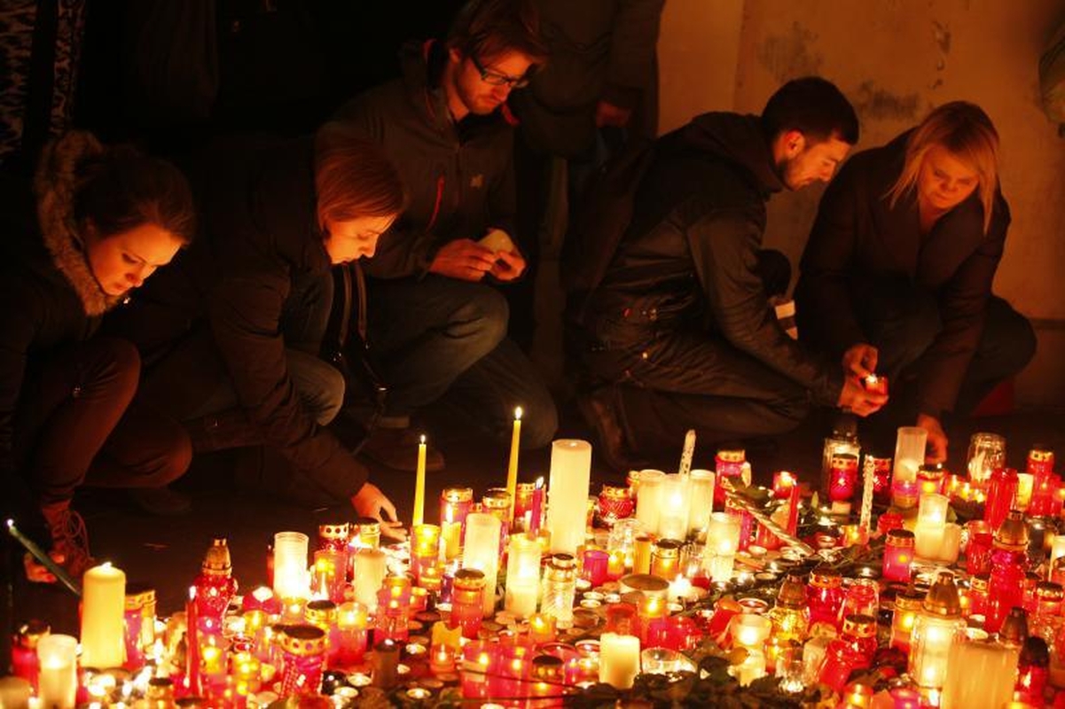 Čekijoje žmonės eina į gatves pareikšti pagarbos V.Havelui