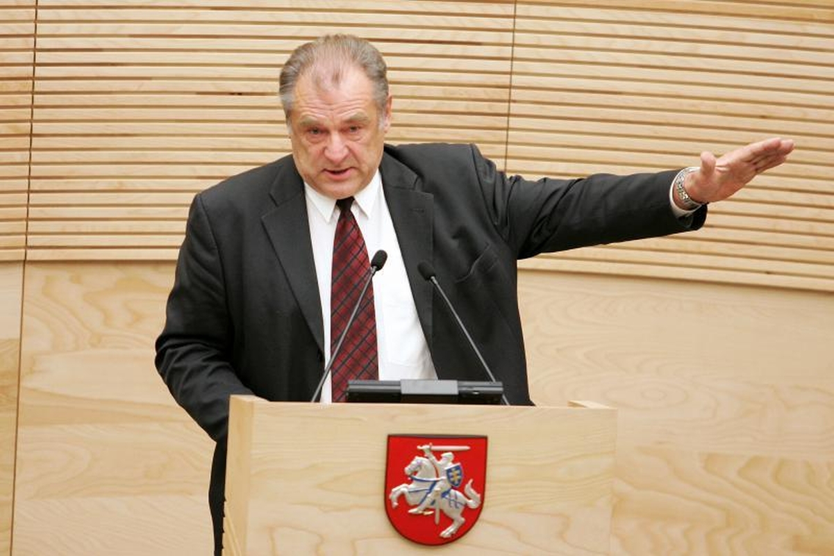 Mirė Seimo narys Julius       Veselka   