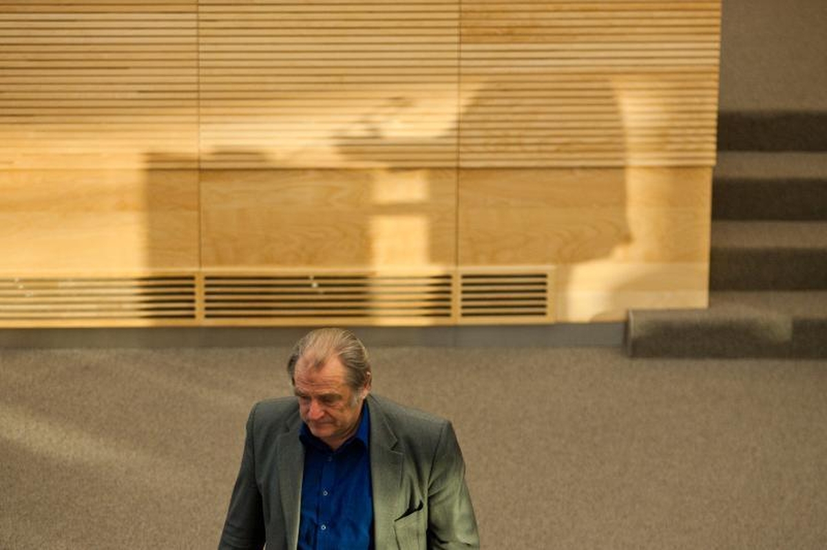 Mirė Seimo narys Julius       Veselka   