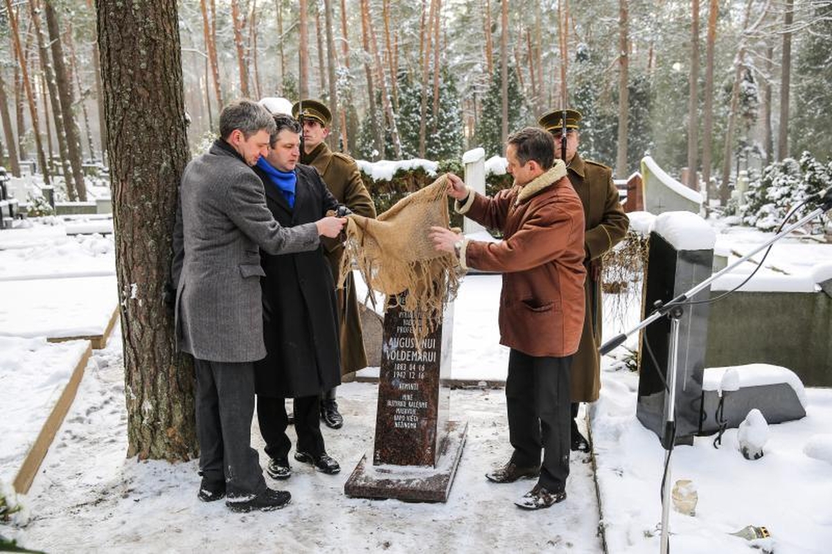 Petrašiūnų kapinėse įamžintas Lietuvos pirmojo premjero atminimas
