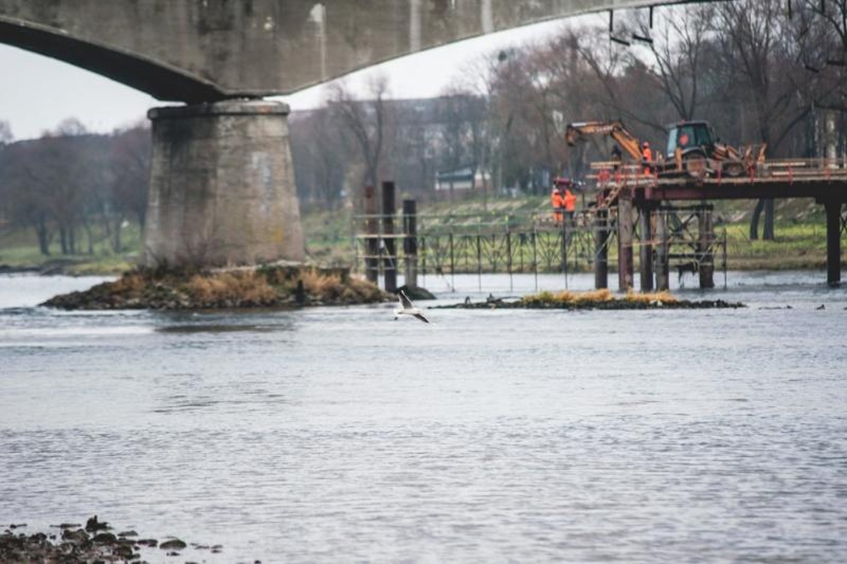 Panemunės tiltą išdraskė sprogimas, laukia dar penki bandymai