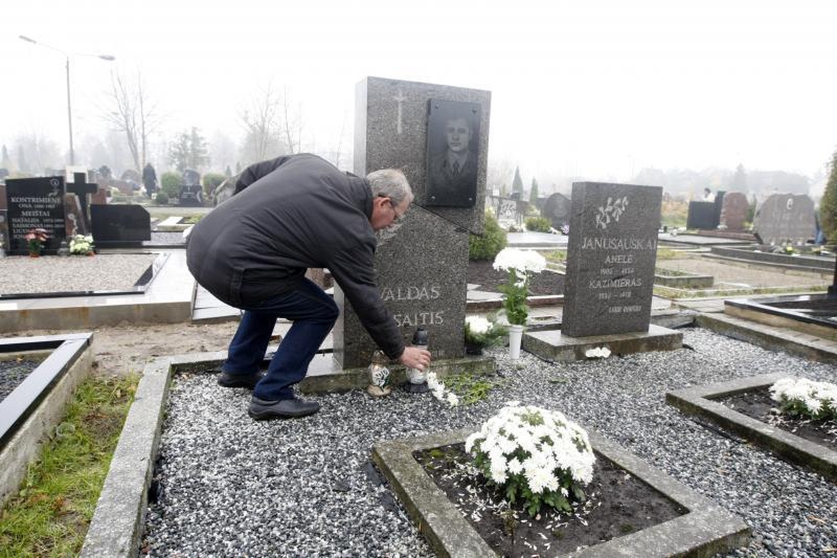 Prieš Vėlines pagerbti kare žuvę klaipėdiečiai 