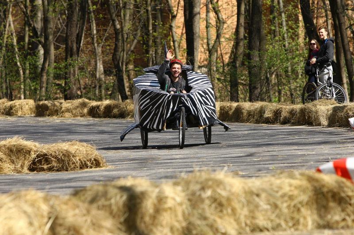 Studentų festivalis startavo riedžių lenktynėmis