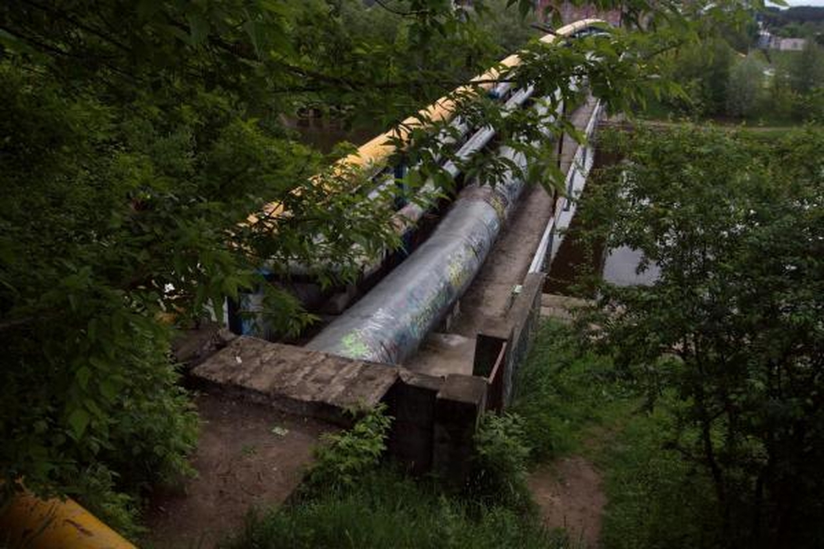 Sostinėje ant tilto nuo elektros išlydžio smarkiai apdegė paauglys