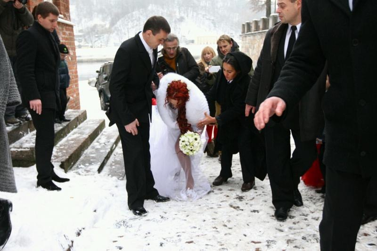 Ištekėjusiai Dž. Butkutei palinkėjo susilaukti 12 vaikų