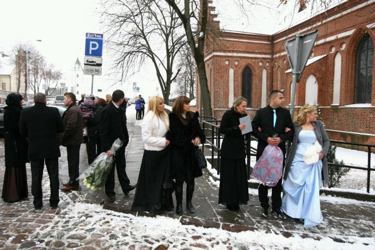 Ištekėjusiai Dž. Butkutei palinkėjo susilaukti 12 vaikų