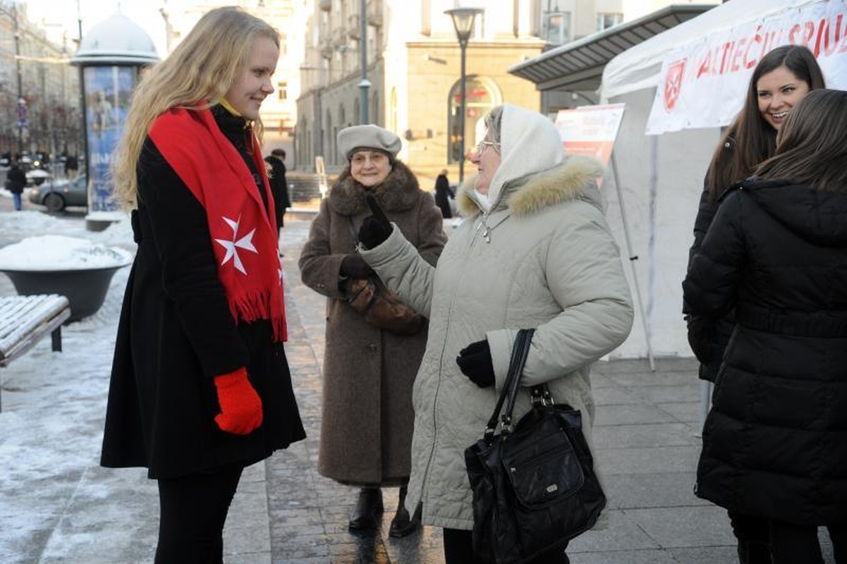 V. Adamkus: turime nepamiršti vienišų žmonių 