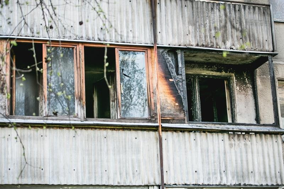 Pavojingas gaisras Partizanų gatvėje kilo dėl vaikų pokštų?