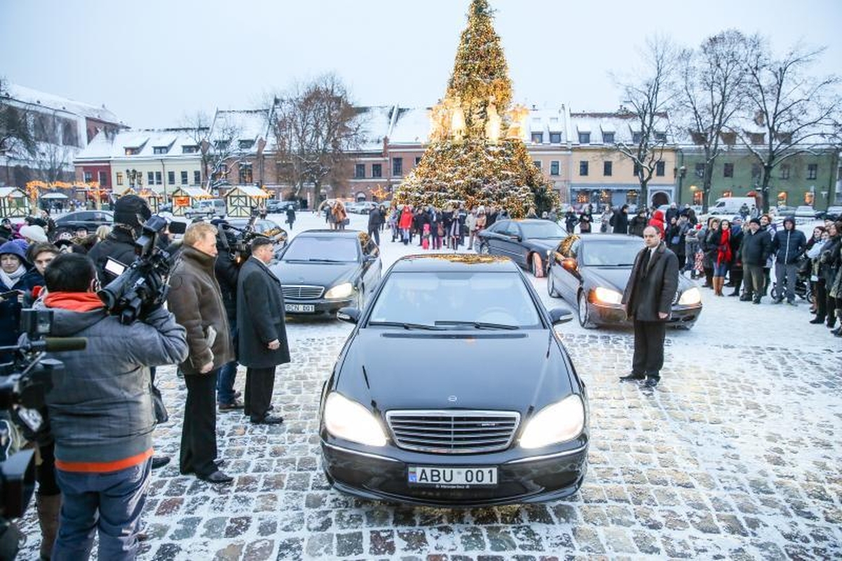 Ištekėjusiai Dž. Butkutei palinkėjo susilaukti 12 vaikų
