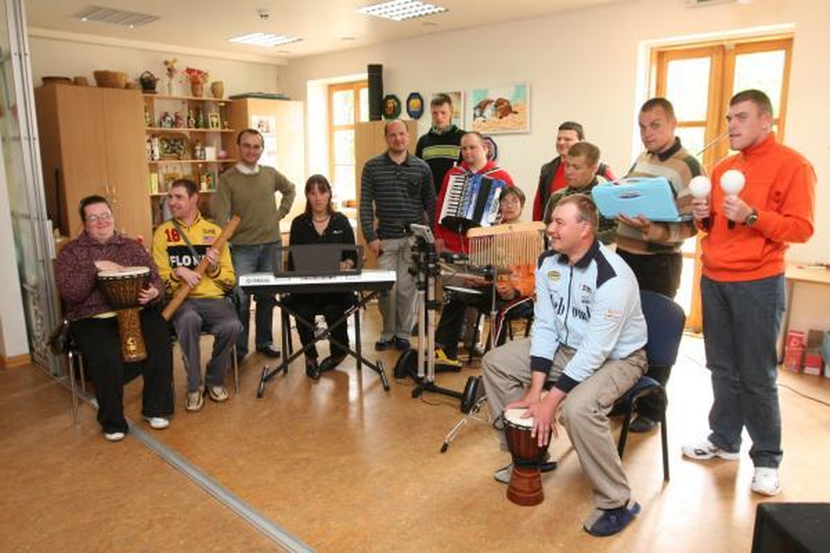 Klaipėdos choro dovanoti instrumentai pasiekė neįgaliuosius
