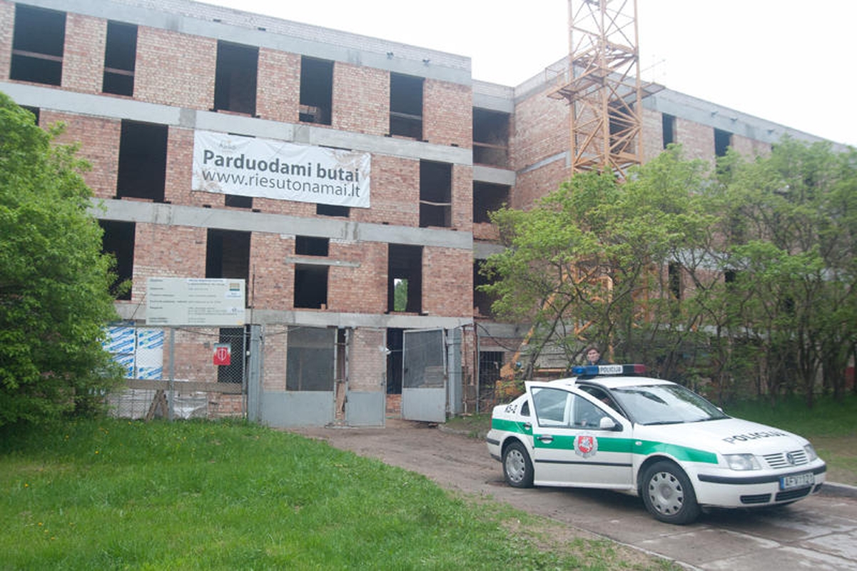 Apsaugos darbuotoją užpuolęs „vagis“ beveik mirtinai sumuštas (papildyta)