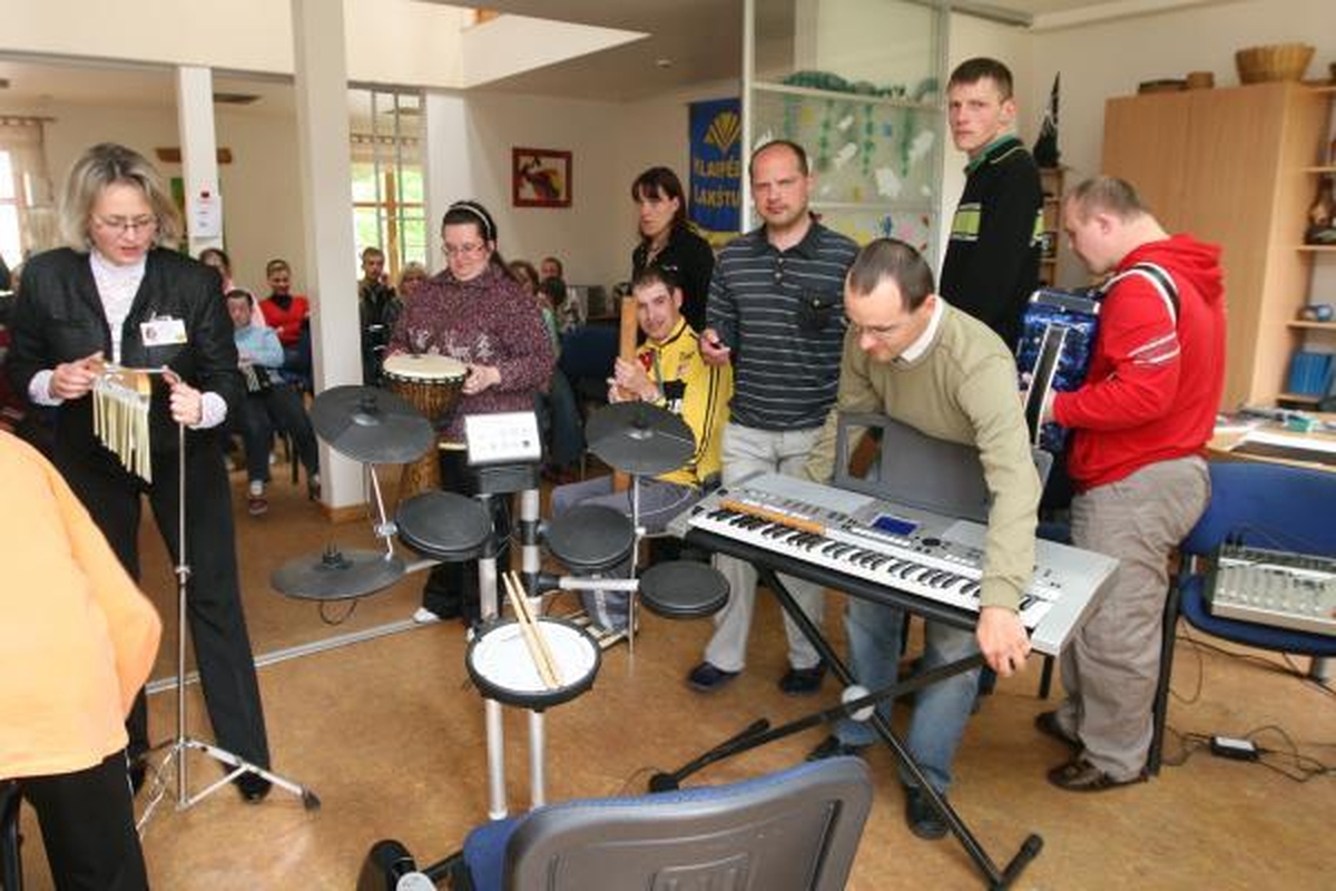 Klaipėdos choro dovanoti instrumentai pasiekė neįgaliuosius