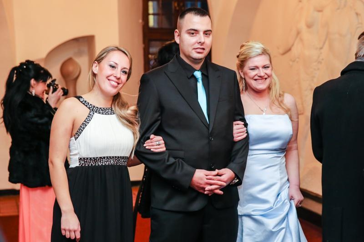 Ištekėjusiai Dž. Butkutei palinkėjo susilaukti 12 vaikų