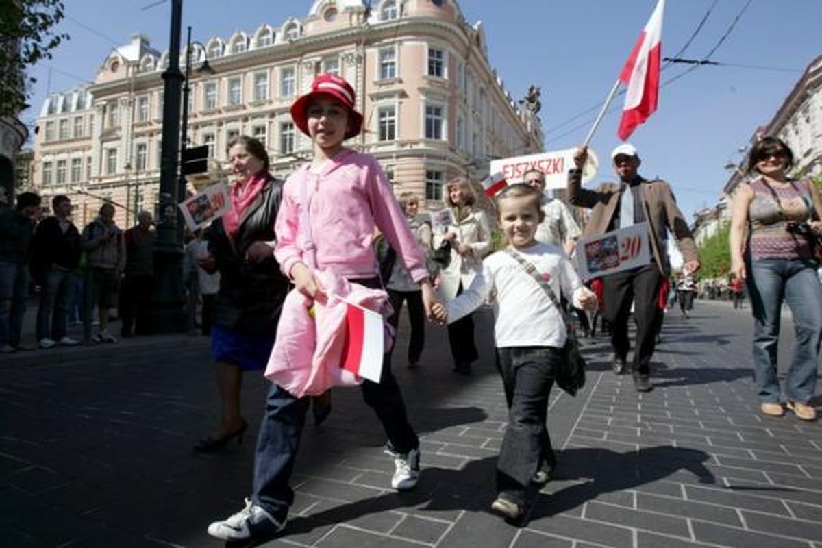 Lietuvos lenkų sąjunga jubiliejų šventė eitynėmis (papildyta)